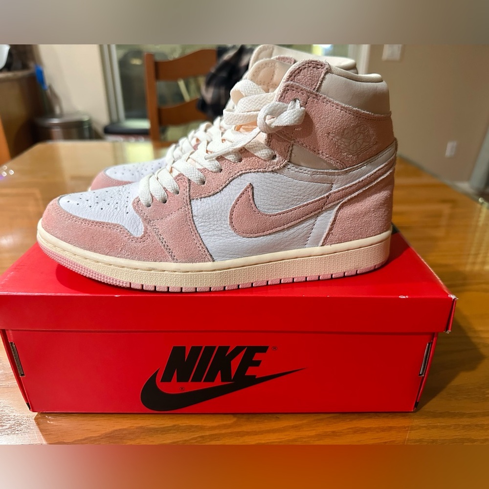 Nike Jordan 1 Retro - Picture 5 of 8